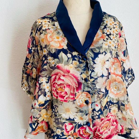 Vintage Victoria's Secret Sheer Loose Floral Sleep Top Slip Size S - Picture 3 of 9